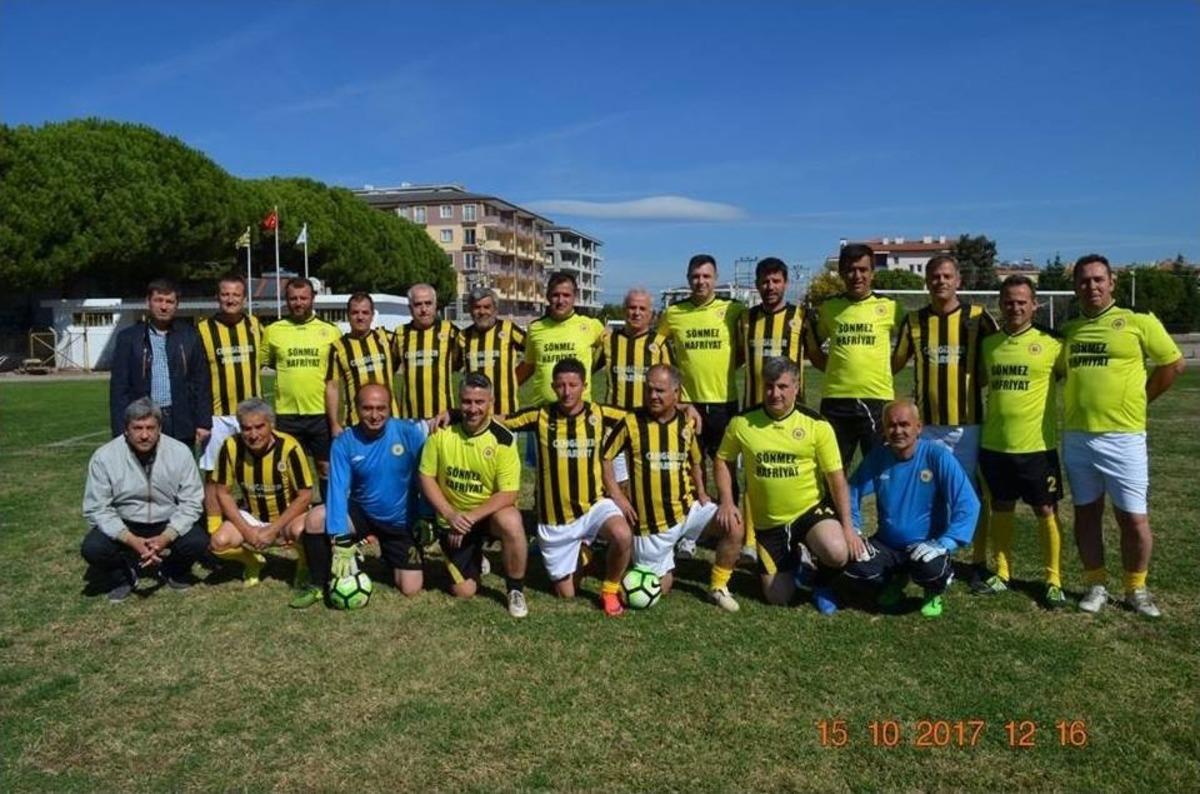 G&ouml;me&ccedil;&rsquo;te Amat&ouml;r Spor Haftası&rsquo;na &Ouml;zel Futbol Ma&ccedil;ı