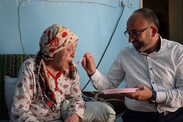 Neriman Anneye 99&rsquo;uncu Yaş G&uuml;n&uuml; S&uuml;rprizi 2