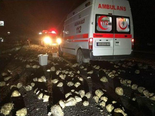 Yolcu Otob&uuml;s&uuml;, Kamyona &Ccedil;arptı; 1 &Ouml;l&uuml;, 20 Yaralı 3