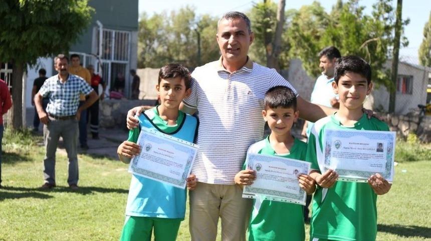 Iğdır Belediyesi Yaz Futbol Okulu Sona Erdi