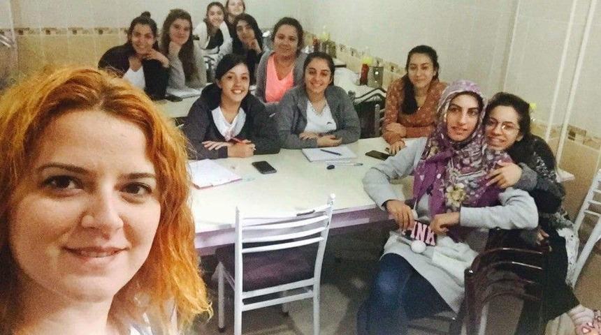 Altıntaş&rsquo;ta 25 Kursiyer İngilizce &Ouml;ğreniyor