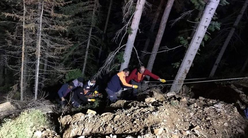 Ormanda U&ccedil;uruma Yuvarlanan Vatandaş Kurtarıldı