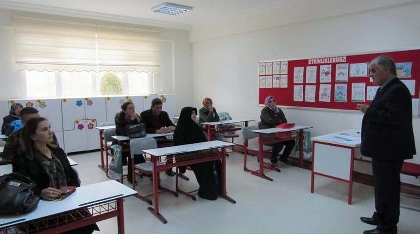 &Ccedil;&ouml;z&uuml;m Koleji&rsquo;nde Veli Toplantısı Yapıldı