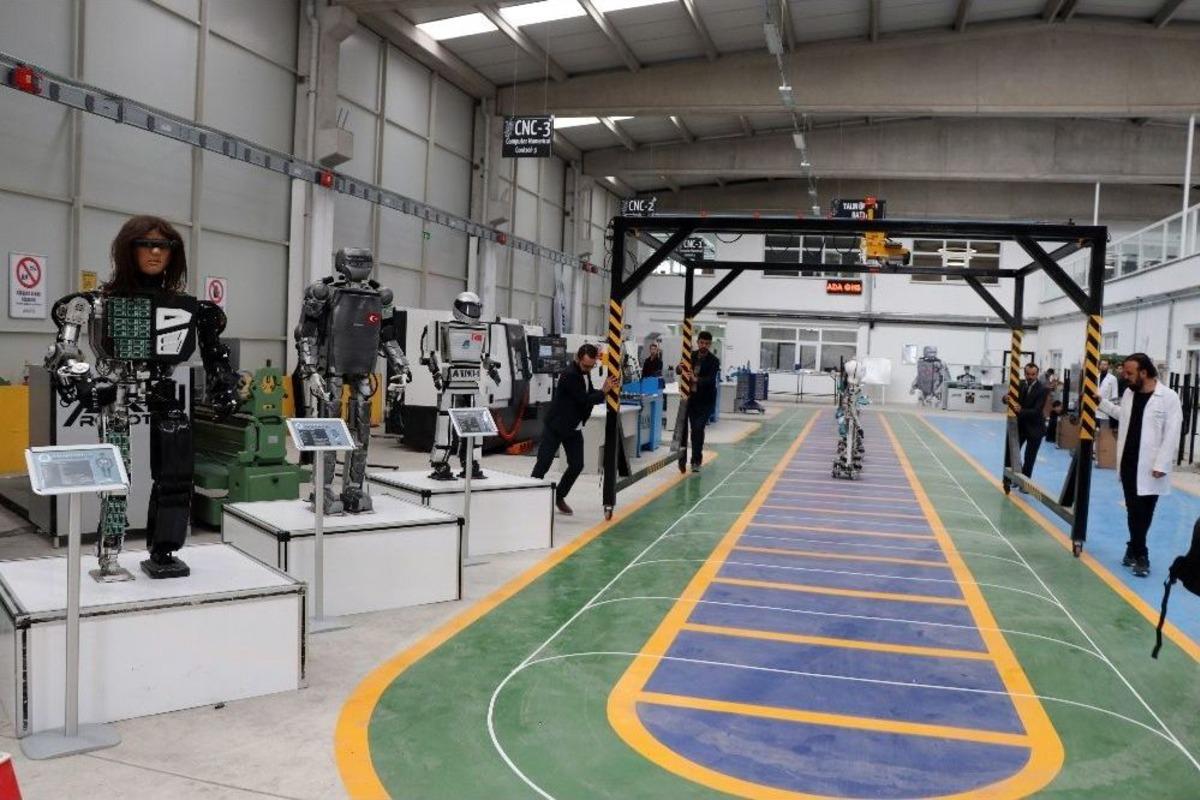 Milli İnsansı Robotun Seri &Uuml;retimine Başlandı