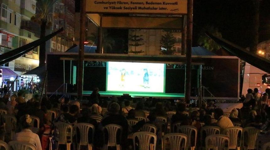 Sinema Tırı Kumluca&rsquo;da