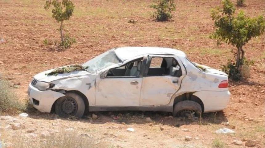 Gaziantep'te Otomobil Devlidi: 2 Yaralı