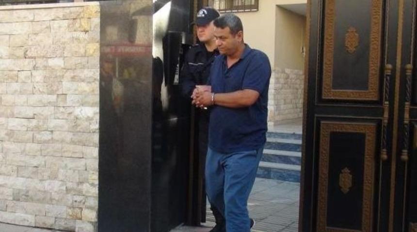 G&ouml;&ccedil;men Ka&ccedil;ak&ccedil;ıları Adliyeye Sevk Edildi