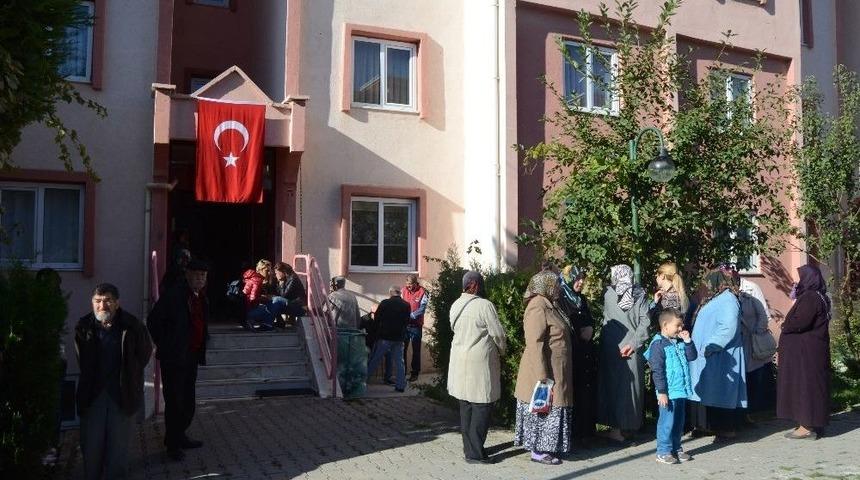 Eskişehirli Şehidin Evi Acılı Haberi Alanlarla Dolmaya Başladı