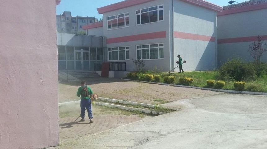 Okul Bah&ccedil;elerinde Yoğun &Ccedil;alışma