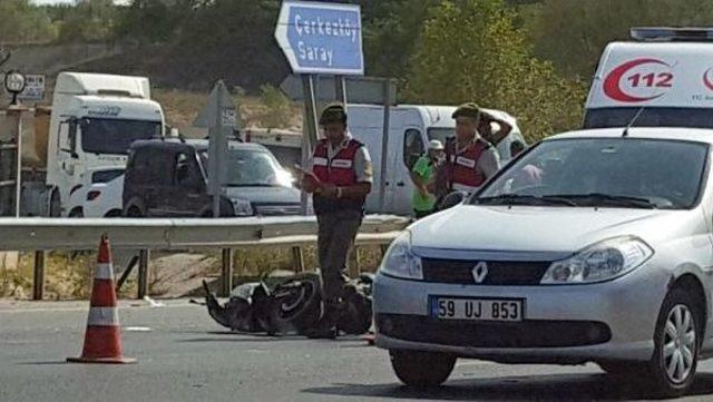 Işık Ihlali Yapan Kamyonet Motosiklete Çarptı: 1 Ölü