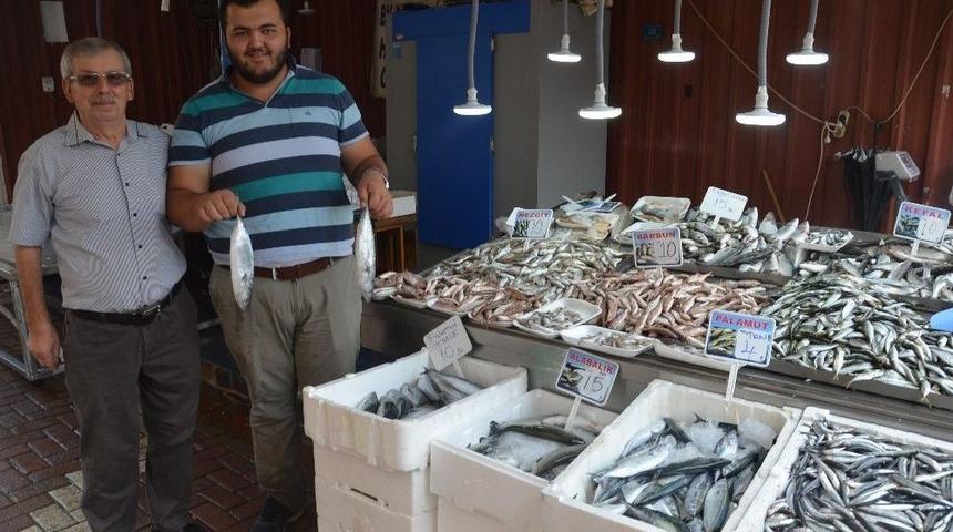 Balıklar Tezgahları Doldurdu