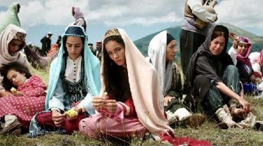 &lsquo;Kervan 1915&rsquo;In Oyuncusu Ayşe Akın: Bu&nbsp;Bir Barış Mesajıdır, Sahip &Ccedil;ıkılsın