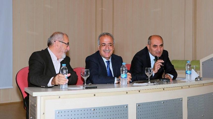 Rekt&ouml;r &Ccedil;omaklı, İletişim Fak&uuml;ltesinde İncelemelerde Bulundu