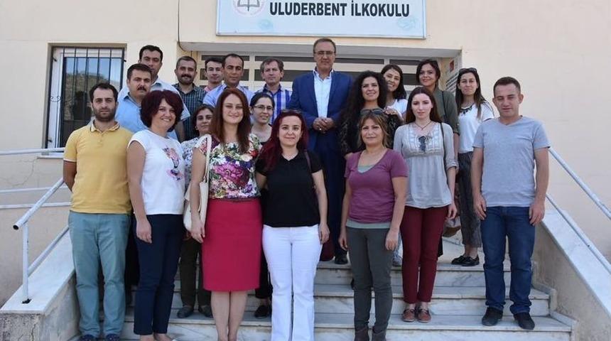 Alaşehir Belediyesi &lsquo;&ccedil;ocuklar G&uuml;ls&uuml;n&rsquo; Diye &Ccedil;alışıyor