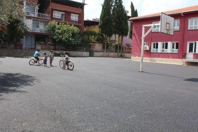 Alaşehir Belediyesi &lsquo;&ccedil;ocuklar G&uuml;ls&uuml;n&rsquo; Diye &Ccedil;alışıyor 2