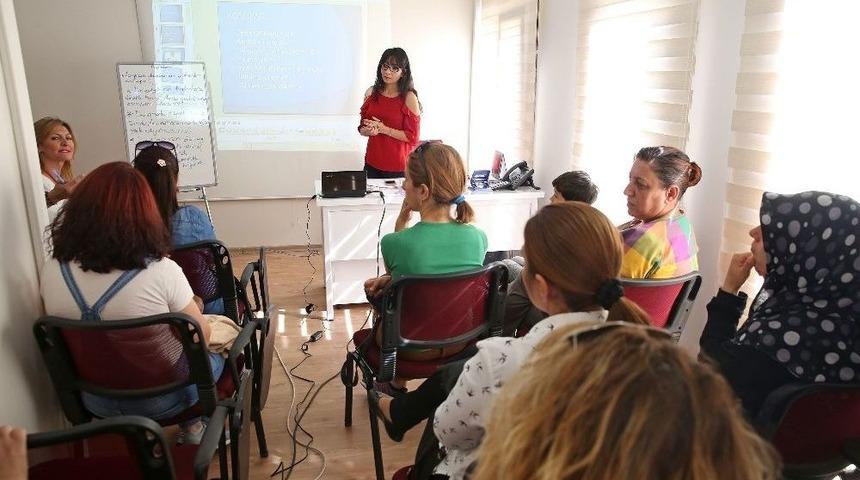 Buca&rsquo;daki Merkez Hayata Bağlıyor