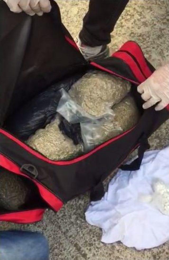 U&ccedil;akla Gitti, Otob&uuml;ste Yakalandı 1