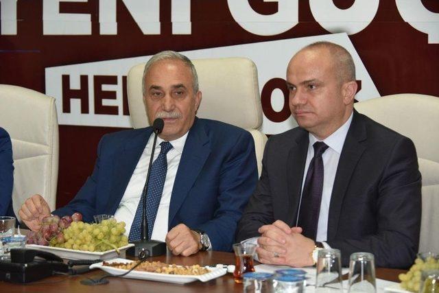 Bakan Fakıbaba Partisinin Manisa İl Yönetim Toplantısına Katıldı