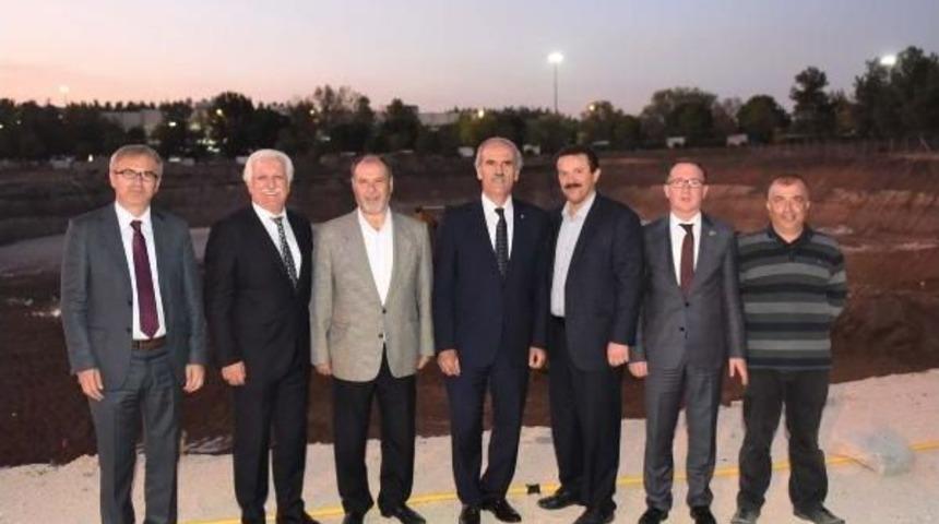 Uludağ &Uuml;niversitesi&rsquo;Ne 4 Minareli, 20 Bin Kişilik Cami