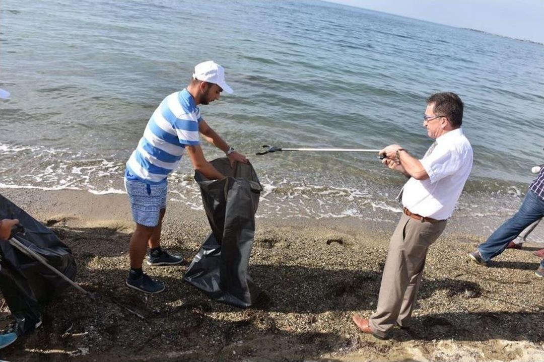 Gen&ccedil;ler Sahillere Dikkat &Ccedil;ekti