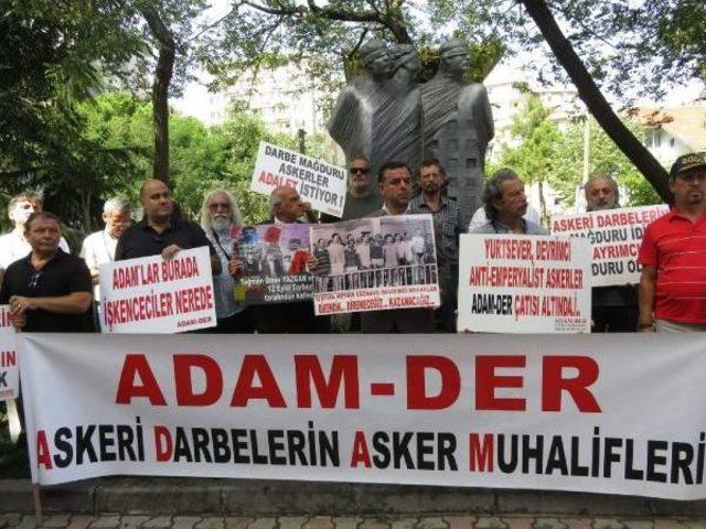  Kadıköy'de Darbe Protestosu