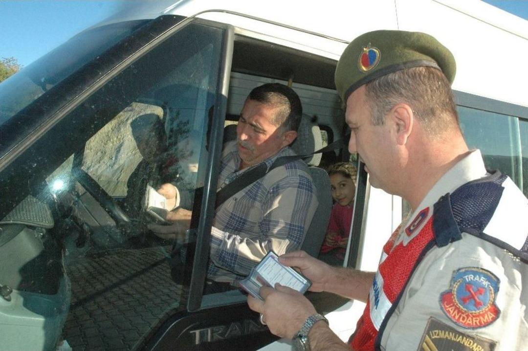 Jandarmadan &Ccedil;ikolatalı Servis Denetimi