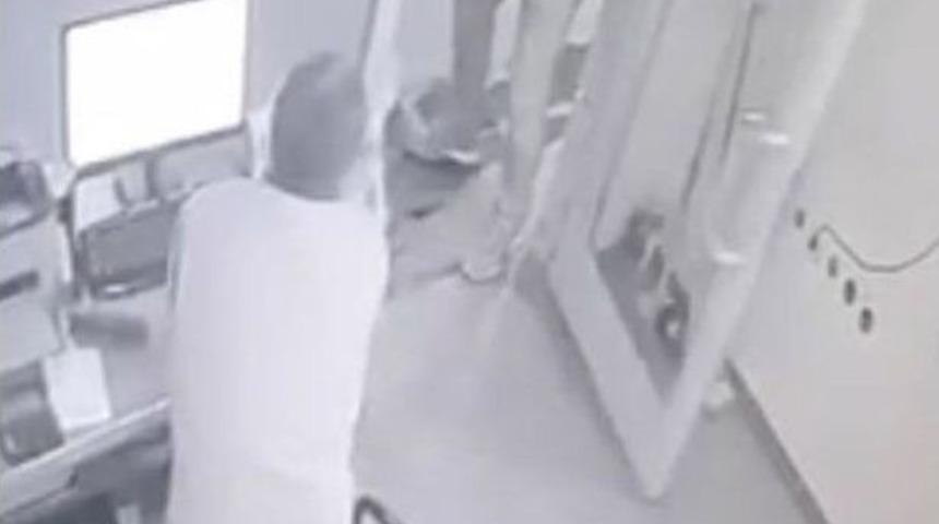 Kar Maskeli Gasp&ccedil;ıya B&ouml;yle Direndi