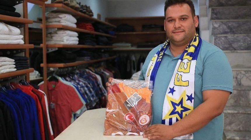 Fenerbah&ccedil;eliler&rsquo;den Galatasaraylı Taraftara Destek