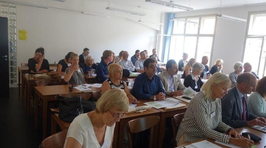 Beylikdüzü Belediyesi Göç Birimi, Örnek Çalışmasını Prag’da Sundu
