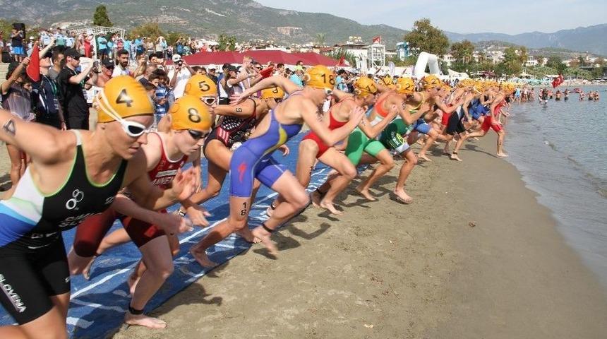 Alanya&rsquo;da Triathlon Heyecanı