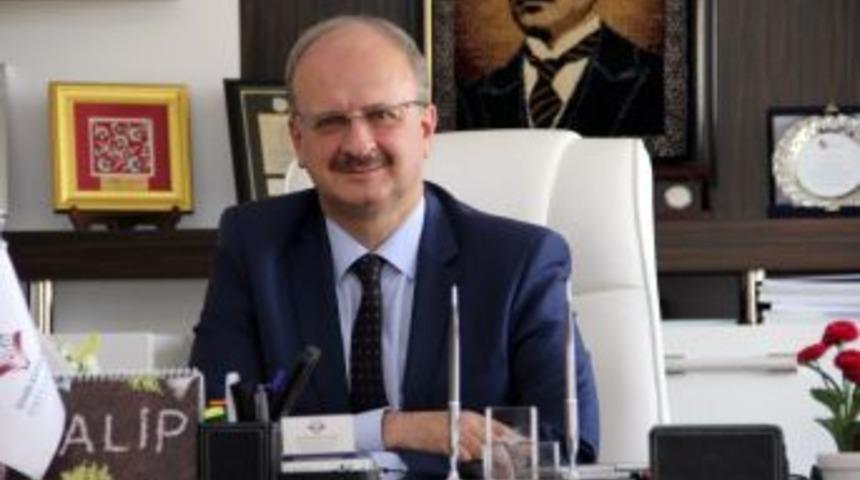 İk&ccedil;&uuml; Rekt&ouml;r&uuml; İstifa Etti