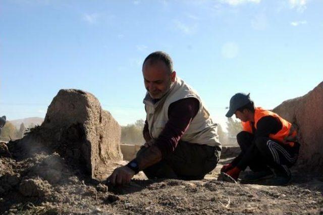 Eski Van Şehrinde 100 Yıllık  zaptiye Karakolu  G&uuml;n Y&uuml;z&uuml;ne &Ccedil;ıkarıldı 1