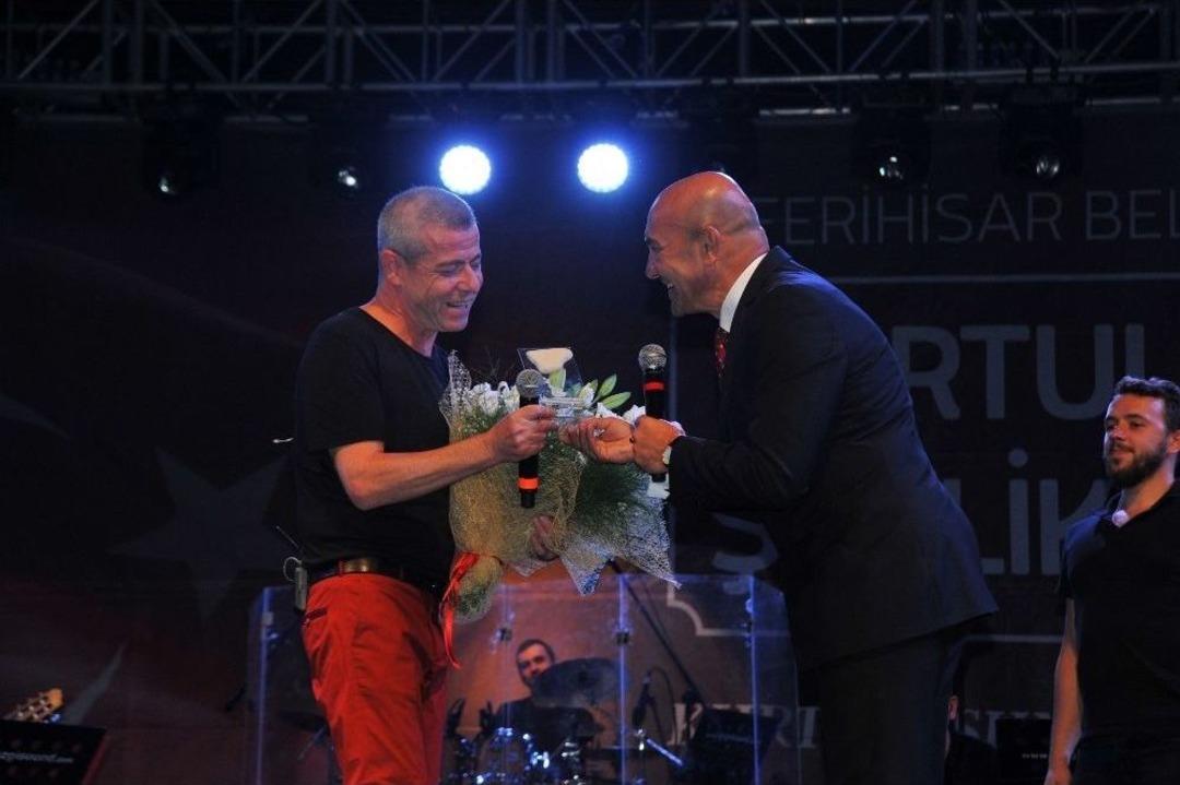 Seferihisar&rsquo;da Kurutuluş Coşkusu