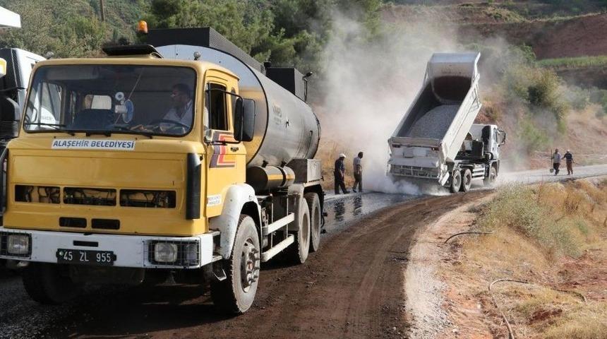Alaşehir&rsquo;deki Yol &Ccedil;alışması 25 G&uuml;nde Tamamlanacak
