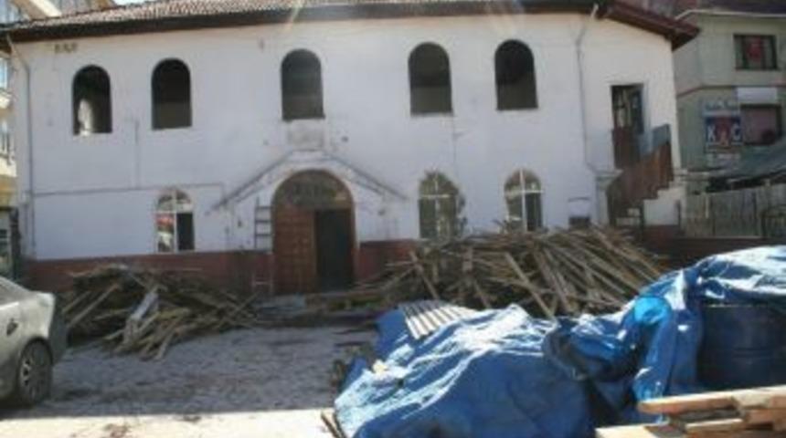Devrek&rsquo;te Tarihi Cami Onarım Nedeniyle İbadete Kapandı