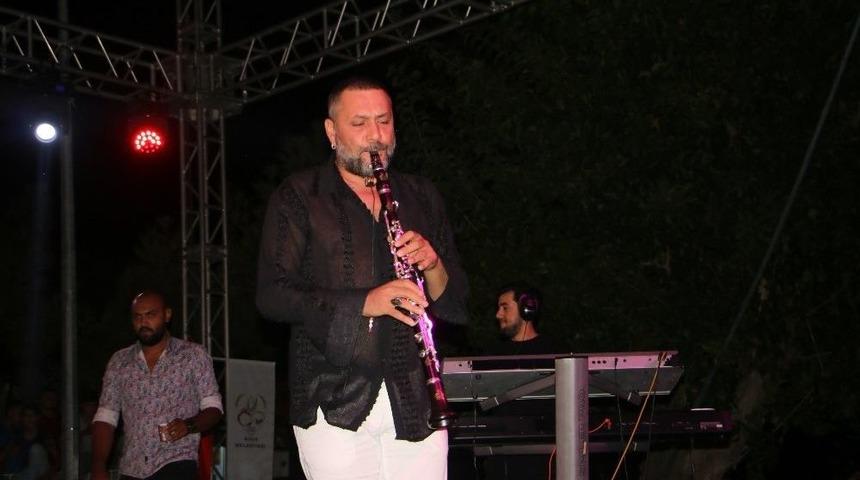 H&uuml;sn&uuml; Şenlendirici Kınık Hasat Festivali&rsquo;nde