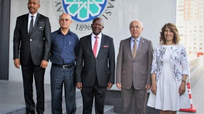 G&uuml;ney Afrika Cumhuriyeti Heyeti&rsquo;nden Kto&rsquo;ya Ziyaret