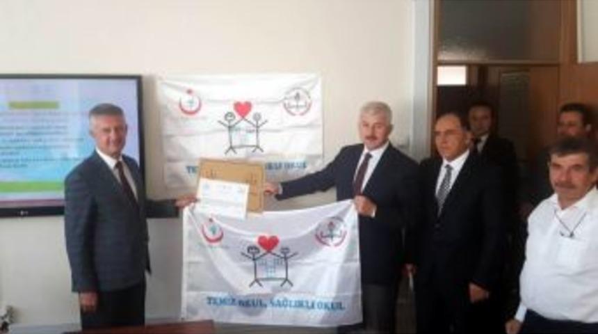 Tuzluk&ccedil;u&rsquo;da T&uuml;m Okullar Beyaz Bayrak Sertifikalı Oldu