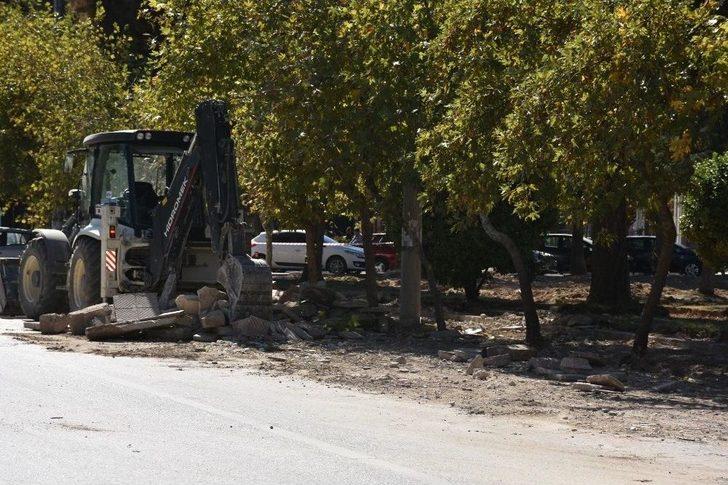 Gençlik Parkında Yenileme Çalışması Başladı G3