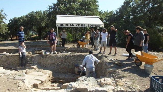 Kazılarda Bin 200 Yıllık Kilise Bulundu 2