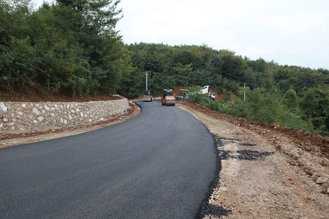 Güzlek Mahallesi 7 Bin Ton Sıcak Asfalt İle Yeni Yüzüne Kavuştu