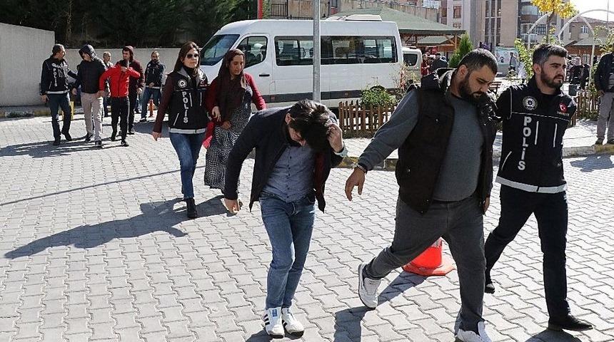 Karab&uuml;k Merkezli 5 İlde Uyuşturucu Operasyonu