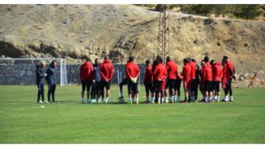 Evkur Yeni Malatyaspor&rsquo;da Trabzonspor Ma&ccedil;ı Hazırlıkları S&uuml;r&uuml;yor
