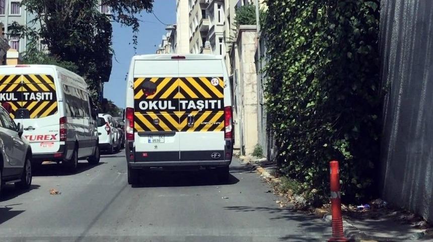 (&ouml;zel Haber) Okul Servisinde Uyuyakalan &Ccedil;ocuk Servis Şof&ouml;r&uuml; Tarafından Dışarı &Ccedil;ıkartıldı