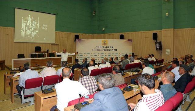 Konya’da Muhtarlara Yönelik Eğitim Seminerleri Başladı