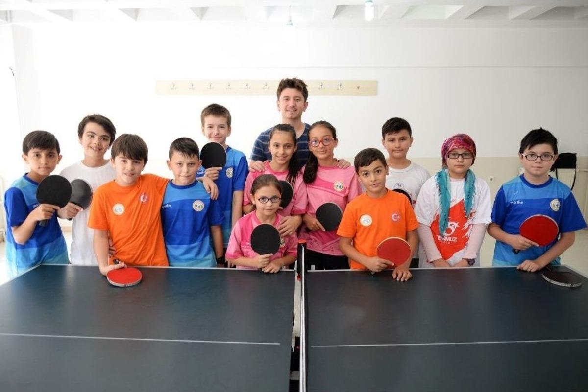 Boz&uuml;y&uuml;k Belediyesi İdman Yurdu Masa Tenisi Takımı T&uuml;rkiye Turnuvasına Hazırlanıyor