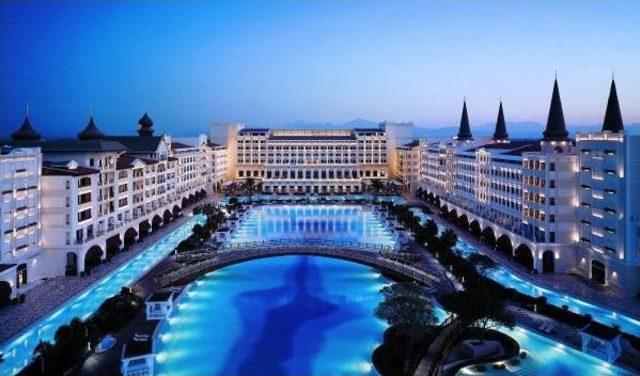 Mardan Palace Hotel'in Suyu Kesildi