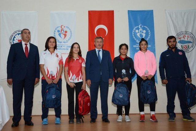 Burdur’da Başarılı Sporcular Ödüllendirildi