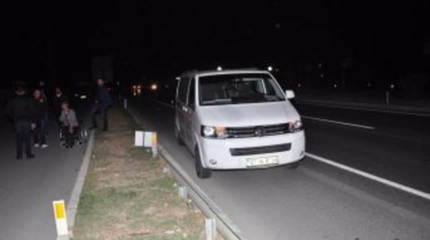 Seyir Halindeki Minib&uuml;s&uuml;n Aynasının &Ccedil;arptığı Kadın &Ouml;ld&uuml;