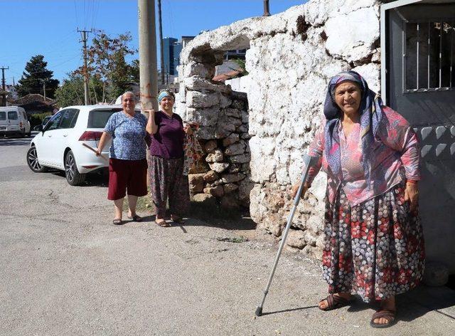 &lsquo;hırsız T&uuml;m Evleri Soyacakmış&rsquo; Dedikodusu Mahalleliyi Ayağa Kaldırdı 1